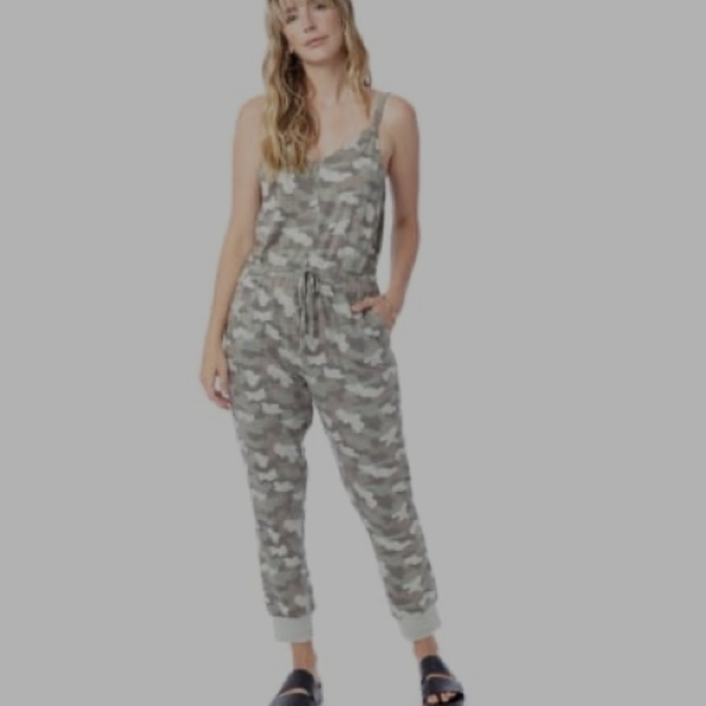 Alternative Light Moss Camo Jumpsuit Sz XS NWT - Picture 3 of 9